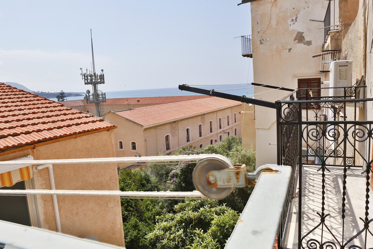 Palazzo Melnis Bed & Breakfast Cefalu Exterior photo