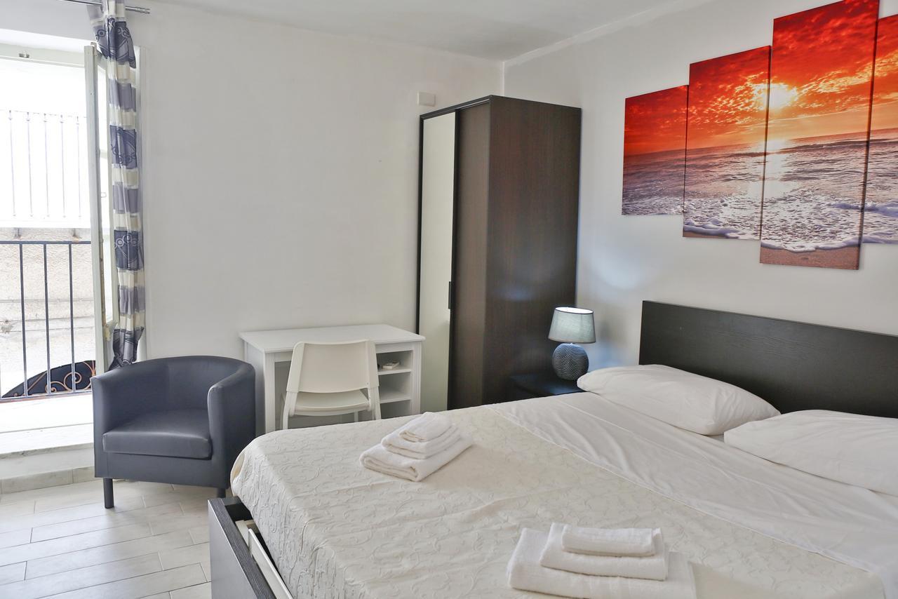 Palazzo Melnis Bed & Breakfast Cefalu Exterior photo